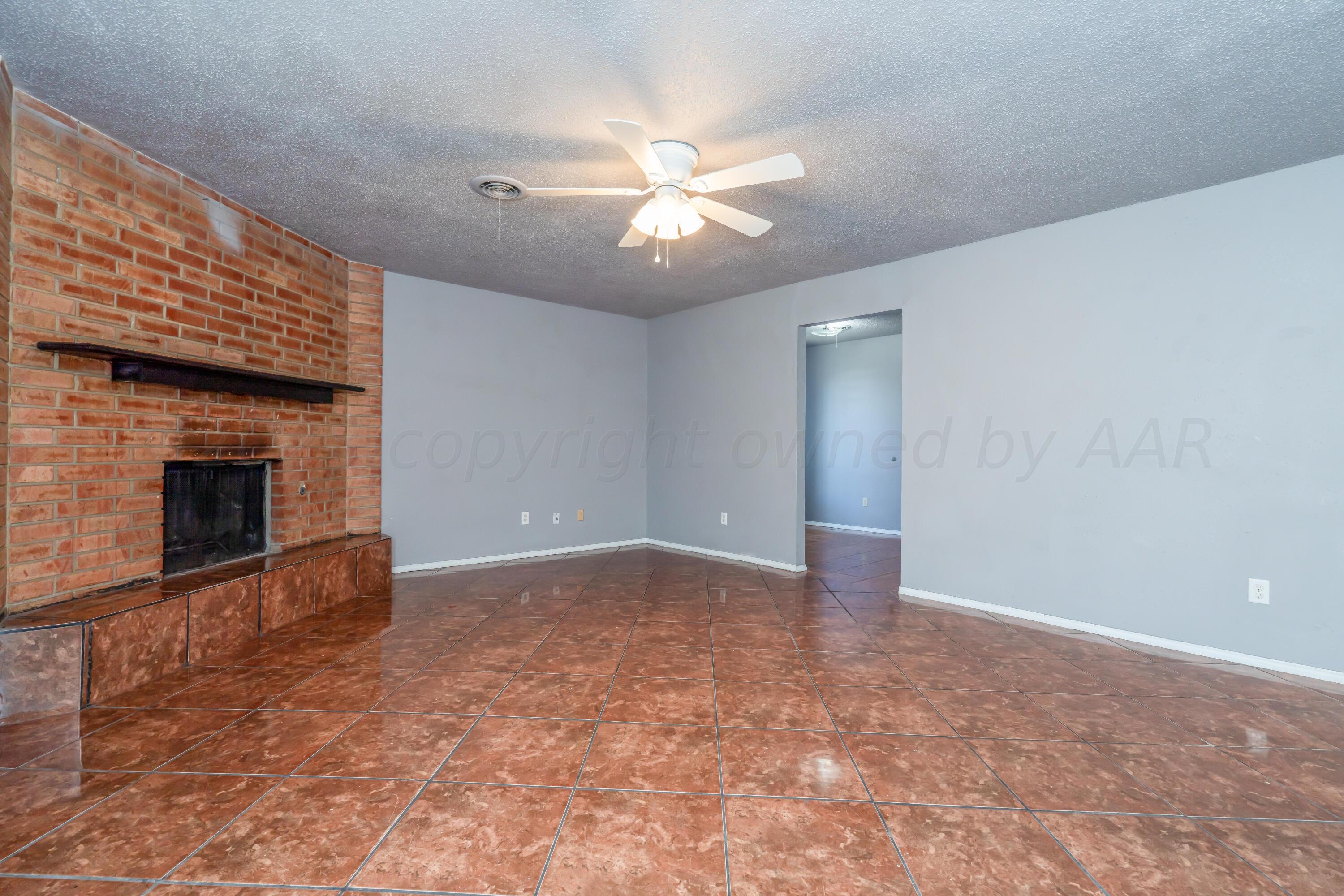 1701 Jasmine Street Amarillo, TX 79107 - Photo 11 of 28 1701 Jasmine-6 LR