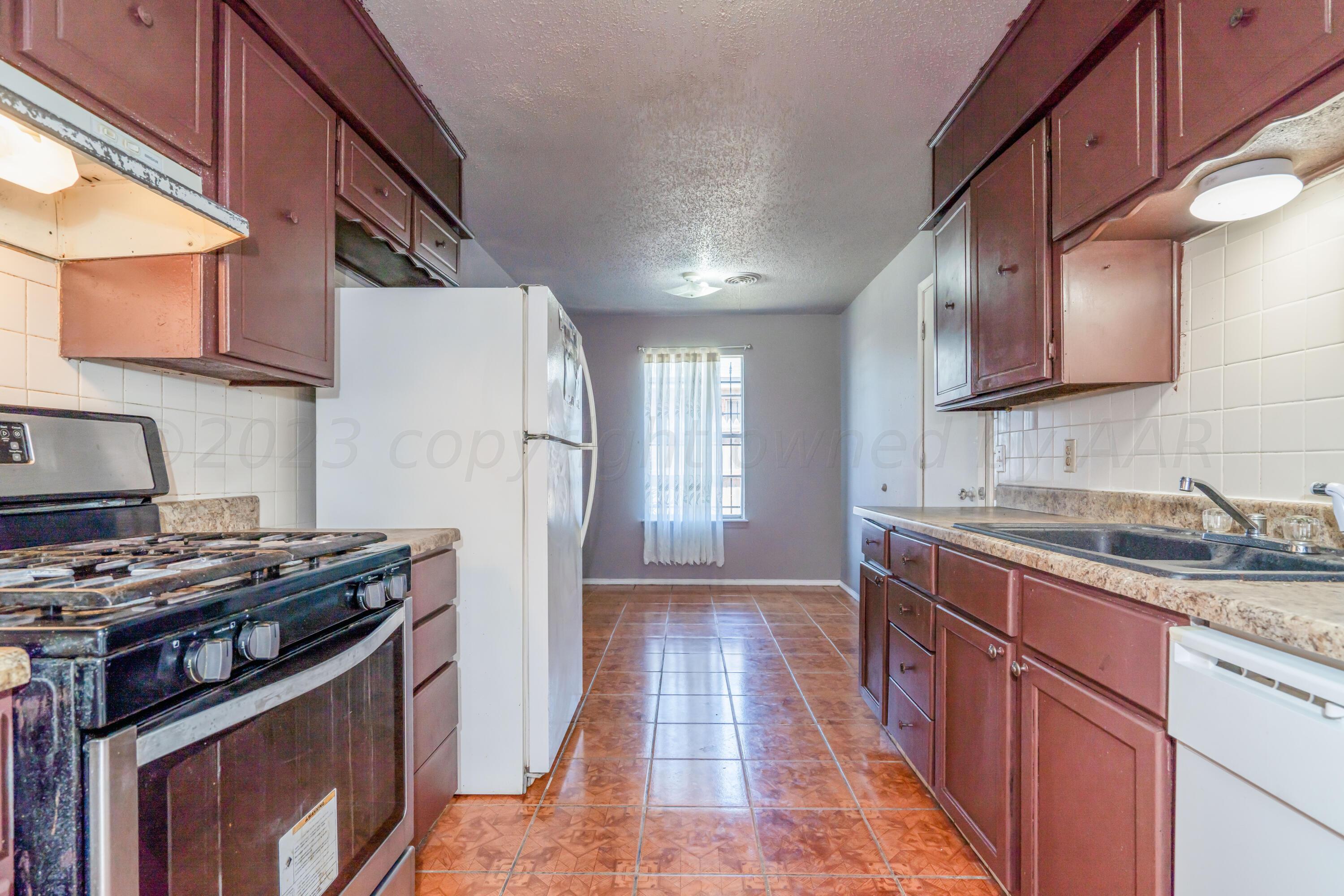 1701 Jasmine Street Amarillo, TX 79107 - Photo 14 of 28 1701 Jasmine-12 KITCHEN