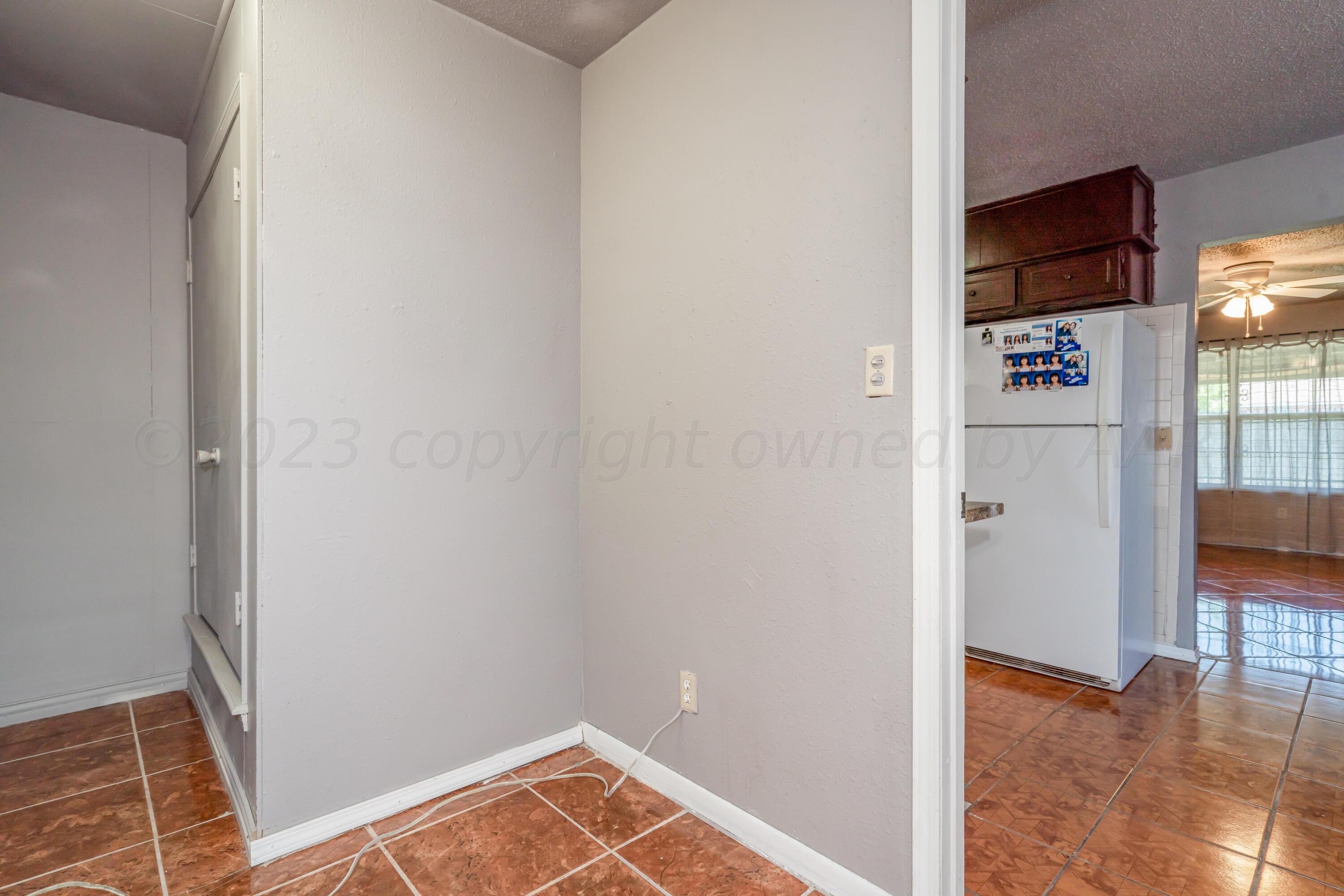 1701 Jasmine Street Amarillo, TX 79107 - Photo 20 of 28 1701 Jasmine-15 HALL