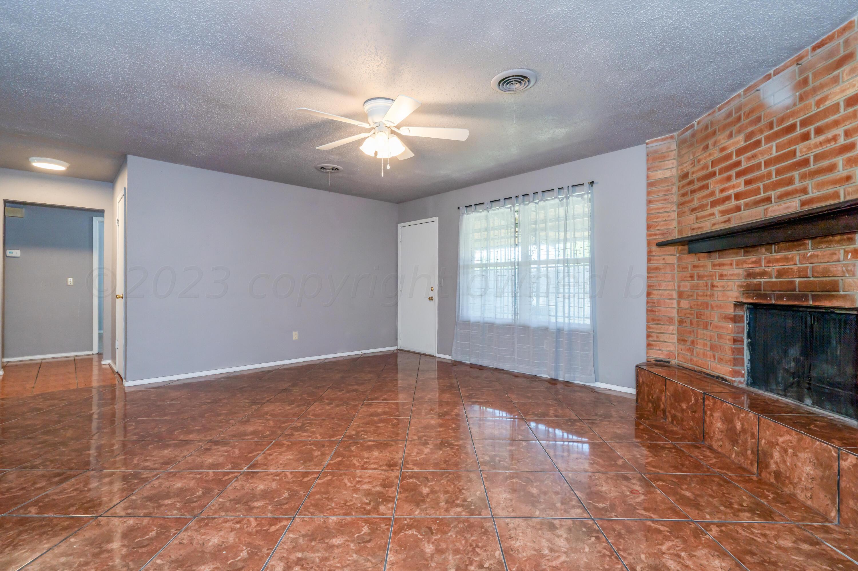 1701 Jasmine Street Amarillo, TX 79107 - Photo 9 of 28 1701 Jasmine-7 LR