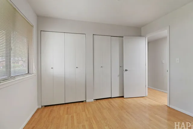 $2,395 | 602 Eastview Court, Unit Z1, Schaumburg, IL 60194