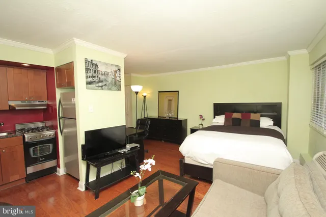 $1,425 | 2101-17 Chestnut Street, Unit 323, Philadelphia, PA 19103