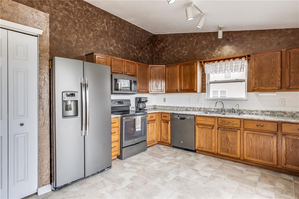 5745 Long Ridge Place Indianapolis, IN 46221 - Photo 13 of 31