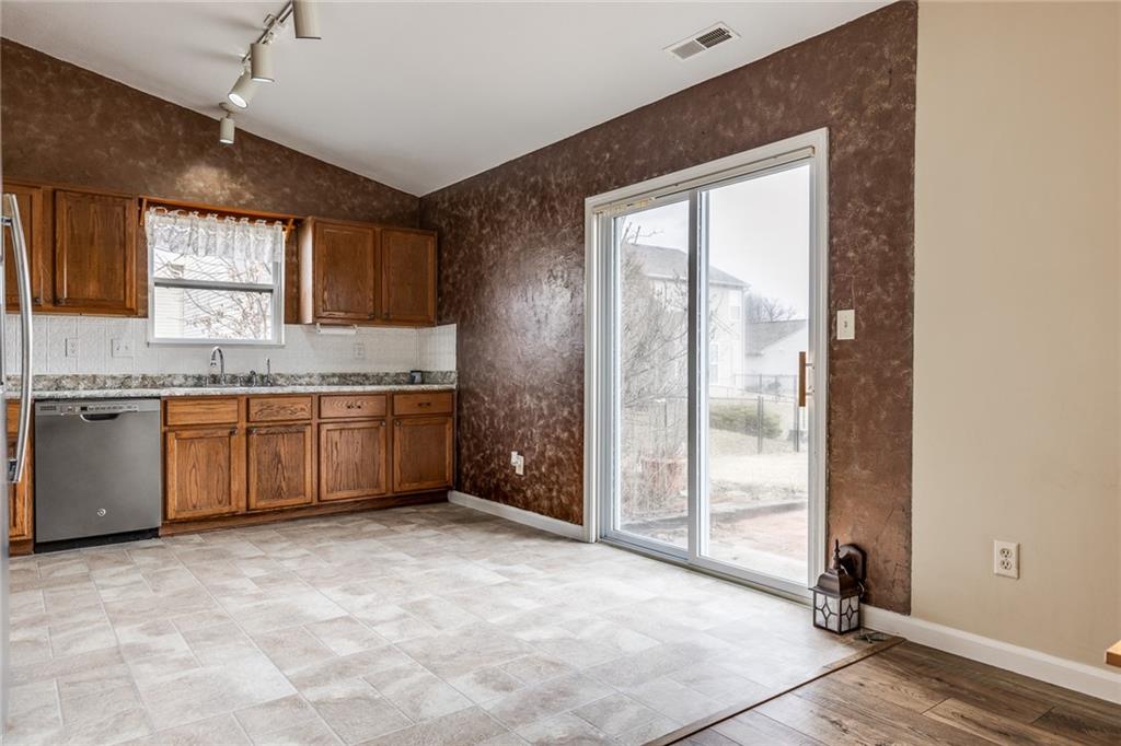 5745 Long Ridge Place Indianapolis, IN 46221 - Photo 7 of 31