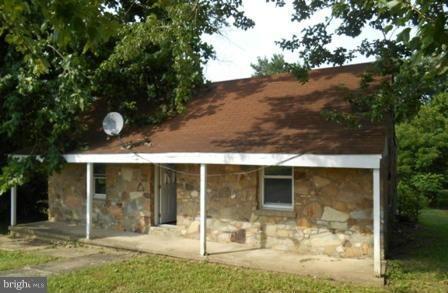 6733 Leeds Manor Road Marshall, VA 20115 - Photo 1 of 12 Exterior (Front)