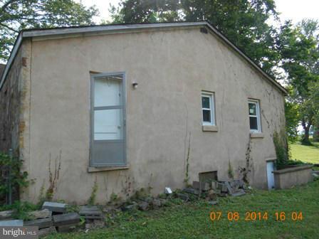 6733 Leeds Manor Road Marshall, VA 20115 - Photo 12 of 12 Exterior (Rear)