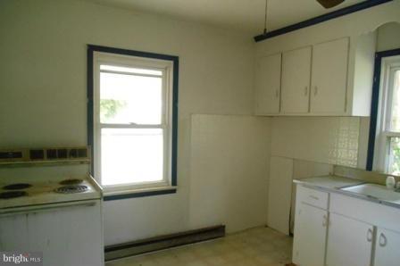 6733 Leeds Manor Road Marshall, VA 20115 - Photo 4 of 12 Kitchen