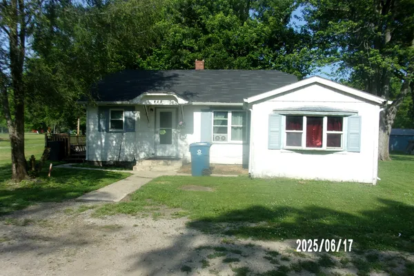 $69,900 | 412 North Lincoln Street, Morocco, IN 47963