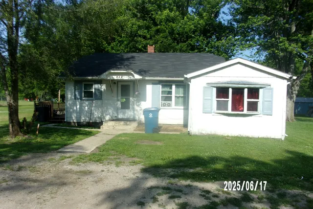 $79,900 | 412 North Lincoln Street, Morocco, IN 47963