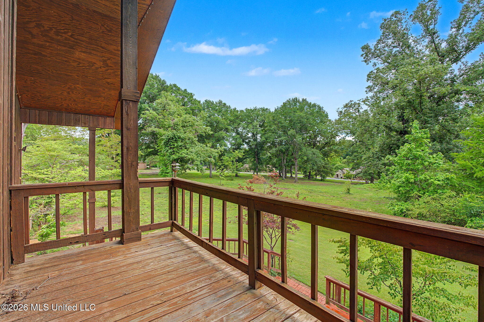 448 Oakley Road Senatobia, MS 38668 - Photo 44 of 61 Upper deck!