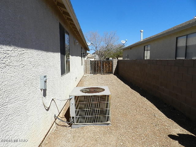 7716 South Lions Spring Way Tucson, AZ 85747 - Photo 22 of 25