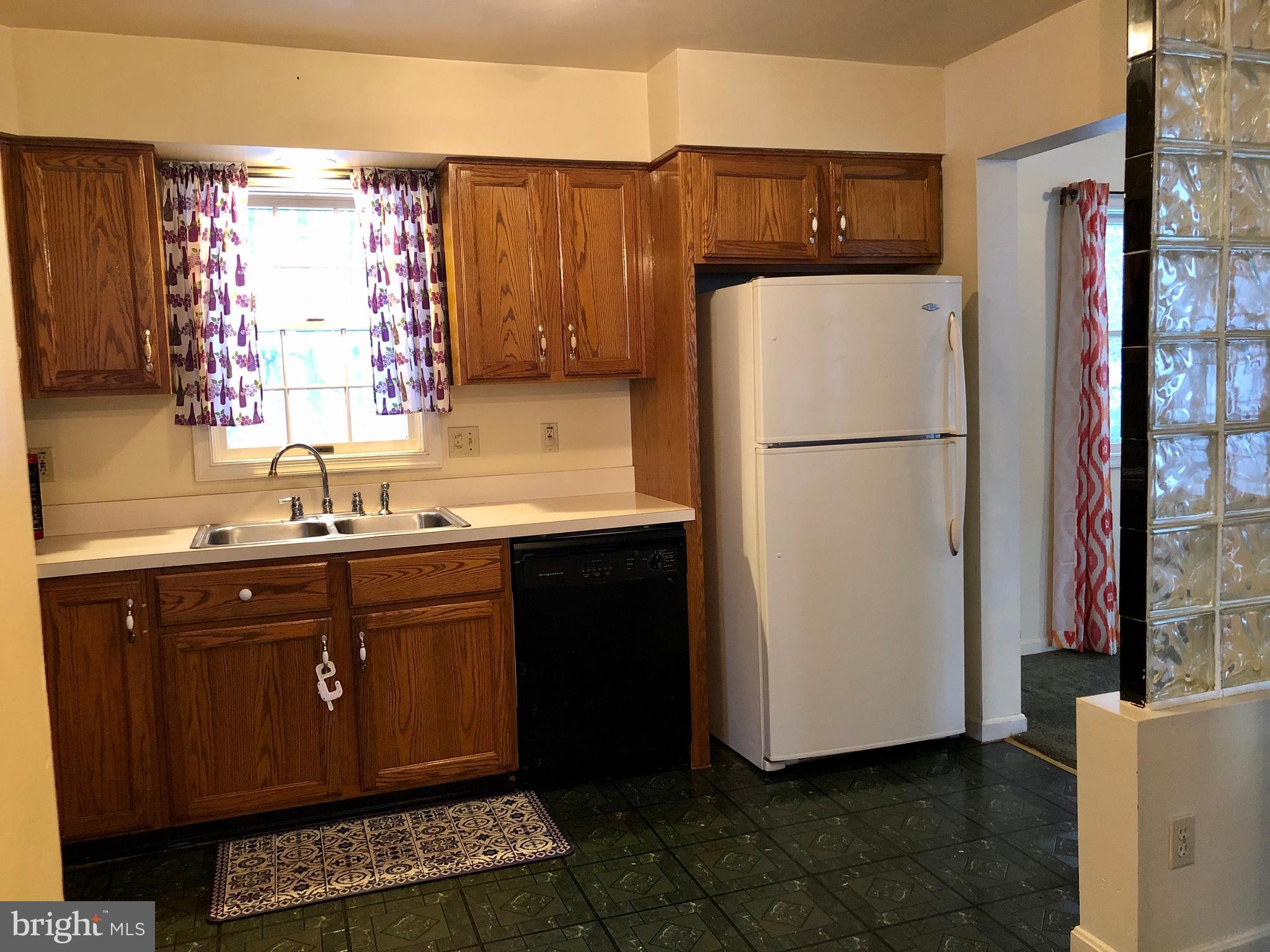 2029 Edgemont Road Harrisburg, PA 17109 - Photo 12 of 27 Gallery Image 12
