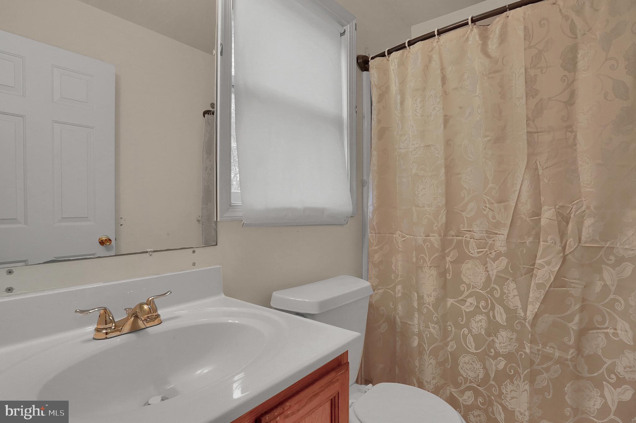 2029 Edgemont Road Harrisburg, PA 17109 - Photo 20 of 27 2nd Bath