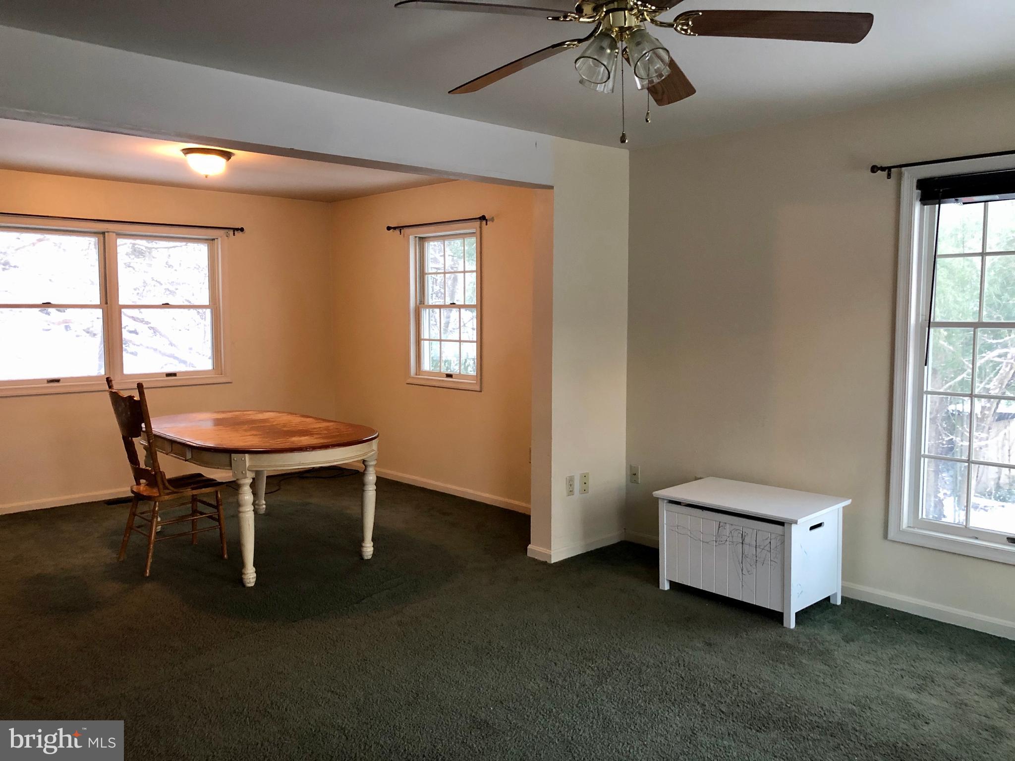 2029 Edgemont Road Harrisburg, PA 17109 - Photo 8 of 27 Gallery Image 8