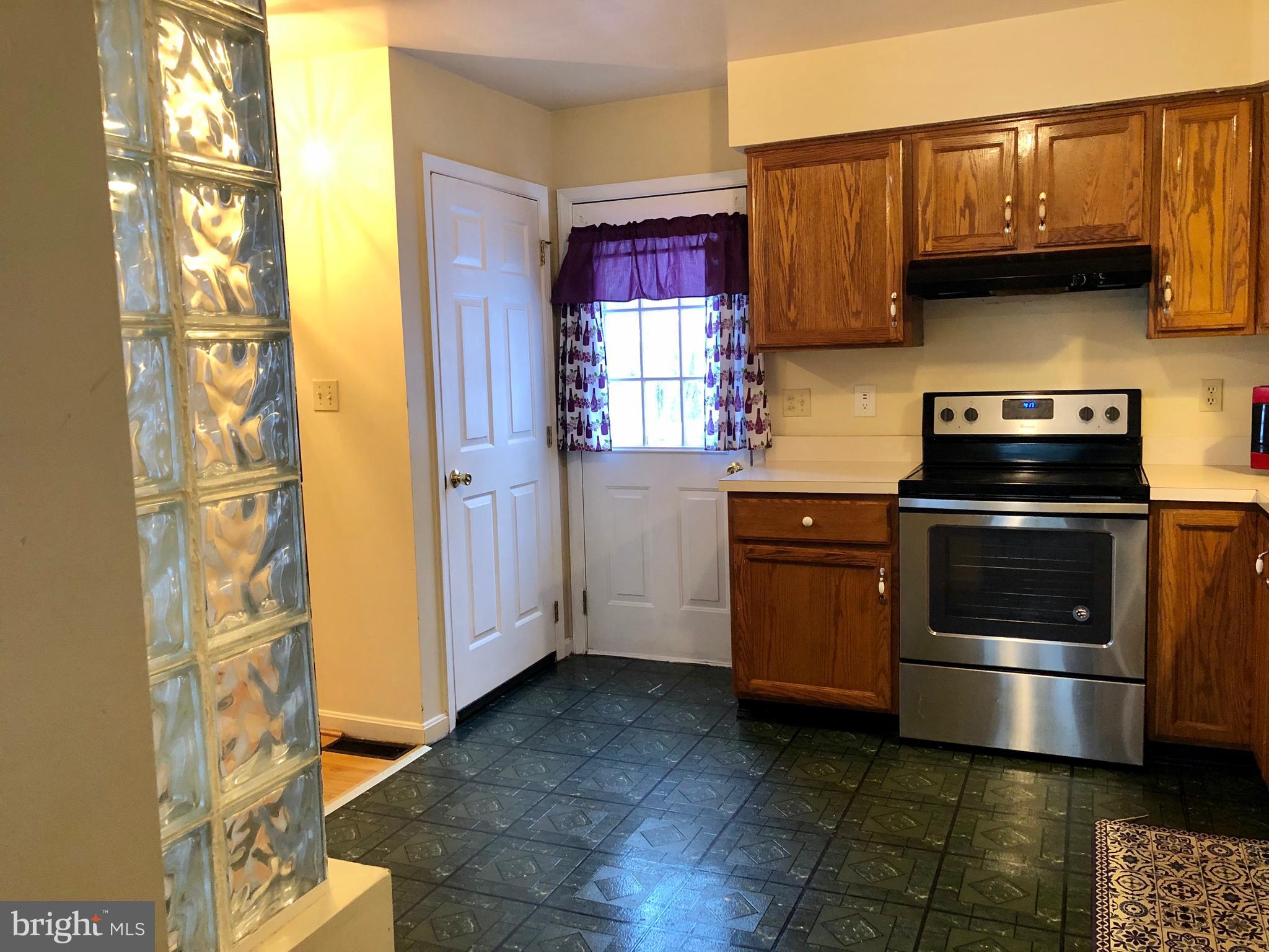 2029 Edgemont Road Harrisburg, PA 17109 - Photo 10 of 27 Gallery Image 10