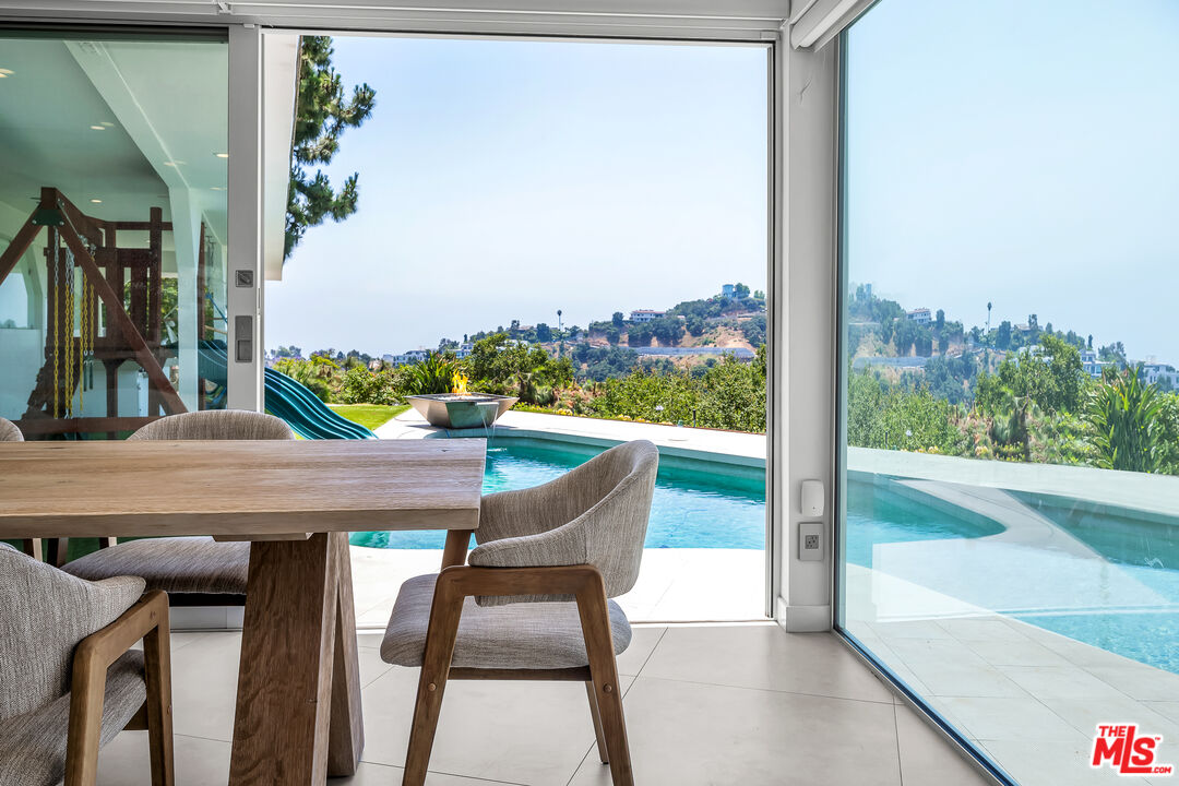 849 Glenmere Way Los Angeles, CA 90049 - Photo 15 of 40