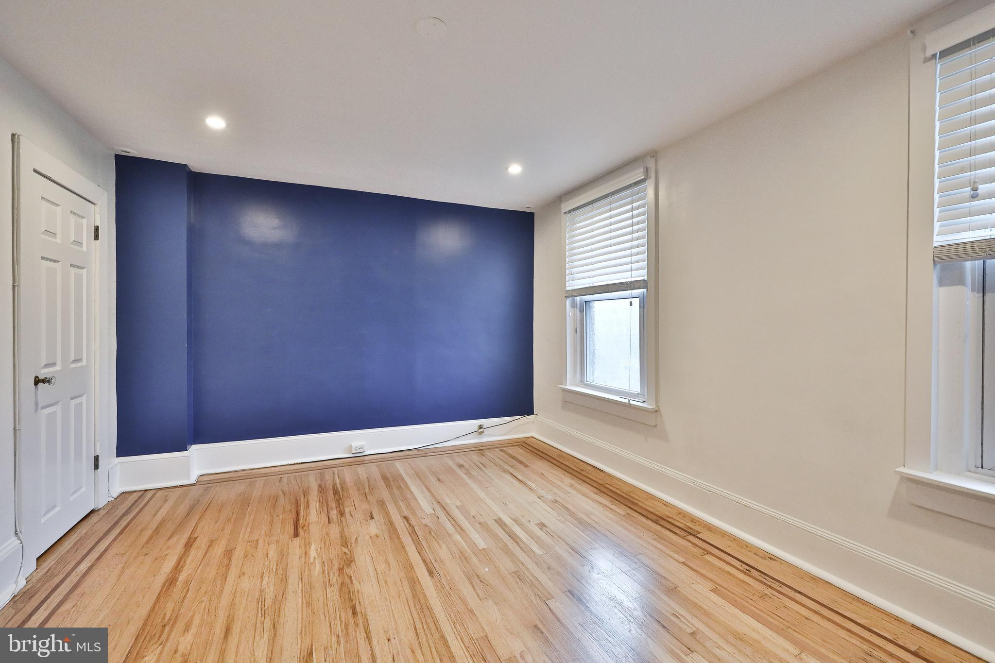 731 South 7th Street Philadelphia, PA 19147 - Photo 33 of 46 3rd Floor Front Bedroom