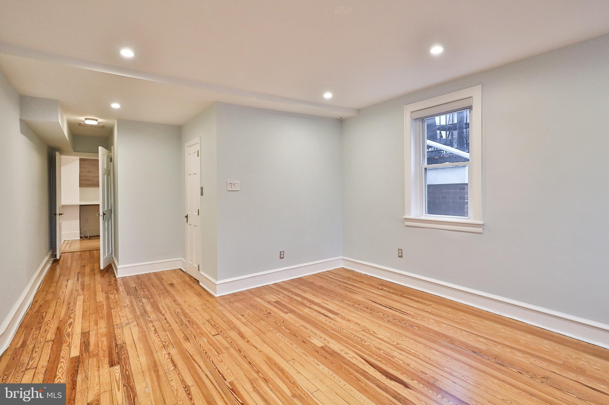 731 South 7th Street Philadelphia, PA 19147 - Photo 41 of 46 3rd Floor Primary Suite