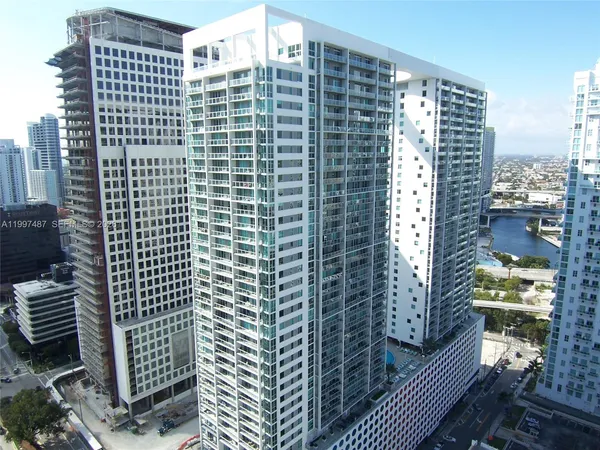 $3,100 | 500 Brickell Avenue, Unit 3006, Miami, FL 33131