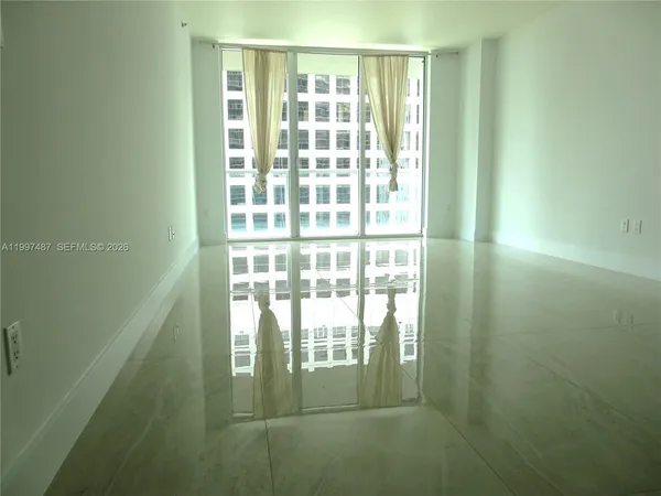 $3,100 | 500 Brickell Avenue, Unit 3006, Miami, FL 33131