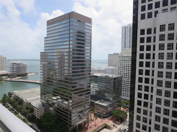 $3,100 | 500 Brickell Avenue, Unit 3006, Miami, FL 33131