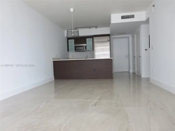 $3,100 | 500 Brickell Avenue, Unit 3006, Miami, FL 33131