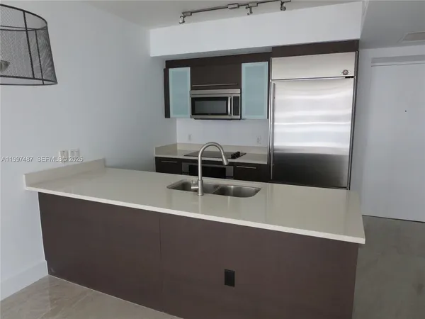 $3,100 | 500 Brickell Avenue, Unit 3006, Miami, FL 33131