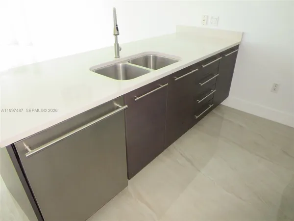 $3,100 | 500 Brickell Avenue, Unit 3006, Miami, FL 33131