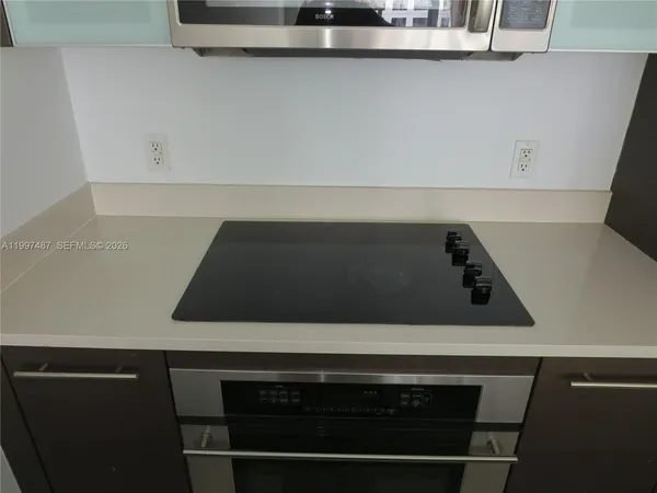 $3,100 | 500 Brickell Avenue, Unit 3006, Miami, FL 33131