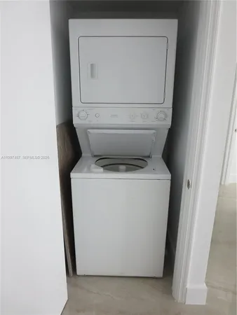$3,100 | 500 Brickell Avenue, Unit 3006, Miami, FL 33131