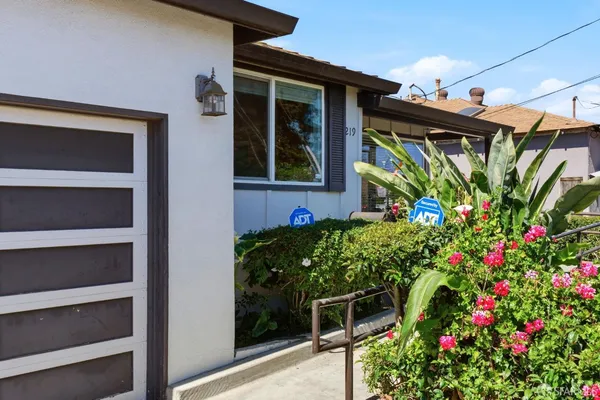 $999,000 | 219 Verbena Drive, East Palo Alto, CA 94303