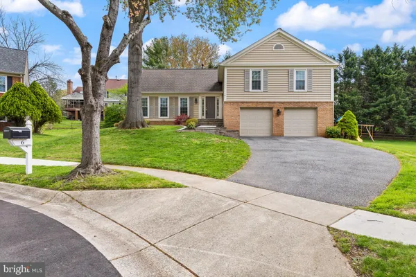 $1,240,000 | 6 Chancelet Court, Rockville, MD 20852