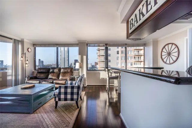 $199,999 | 3525 Sage Road, Unit 1315, Houston, TX 77056