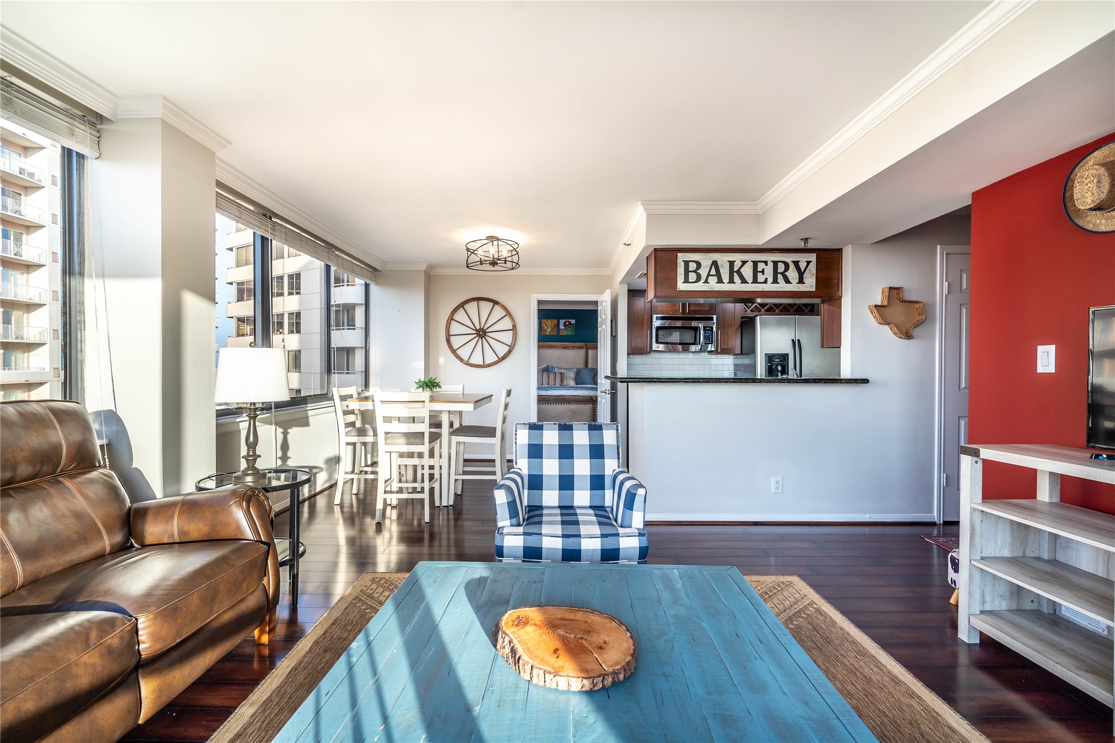 3525 Sage Road, Unit 1315 Houston, TX 77056 - Photo 20 of 20 a living room with furniture and a window