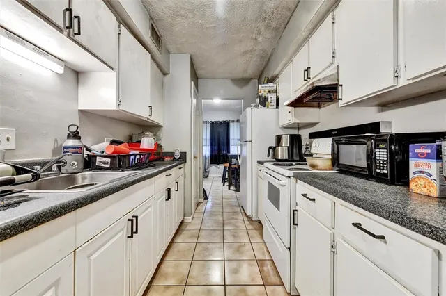 $200,000 | 4965 Steel Dust Lane, Lutz, FL 33559