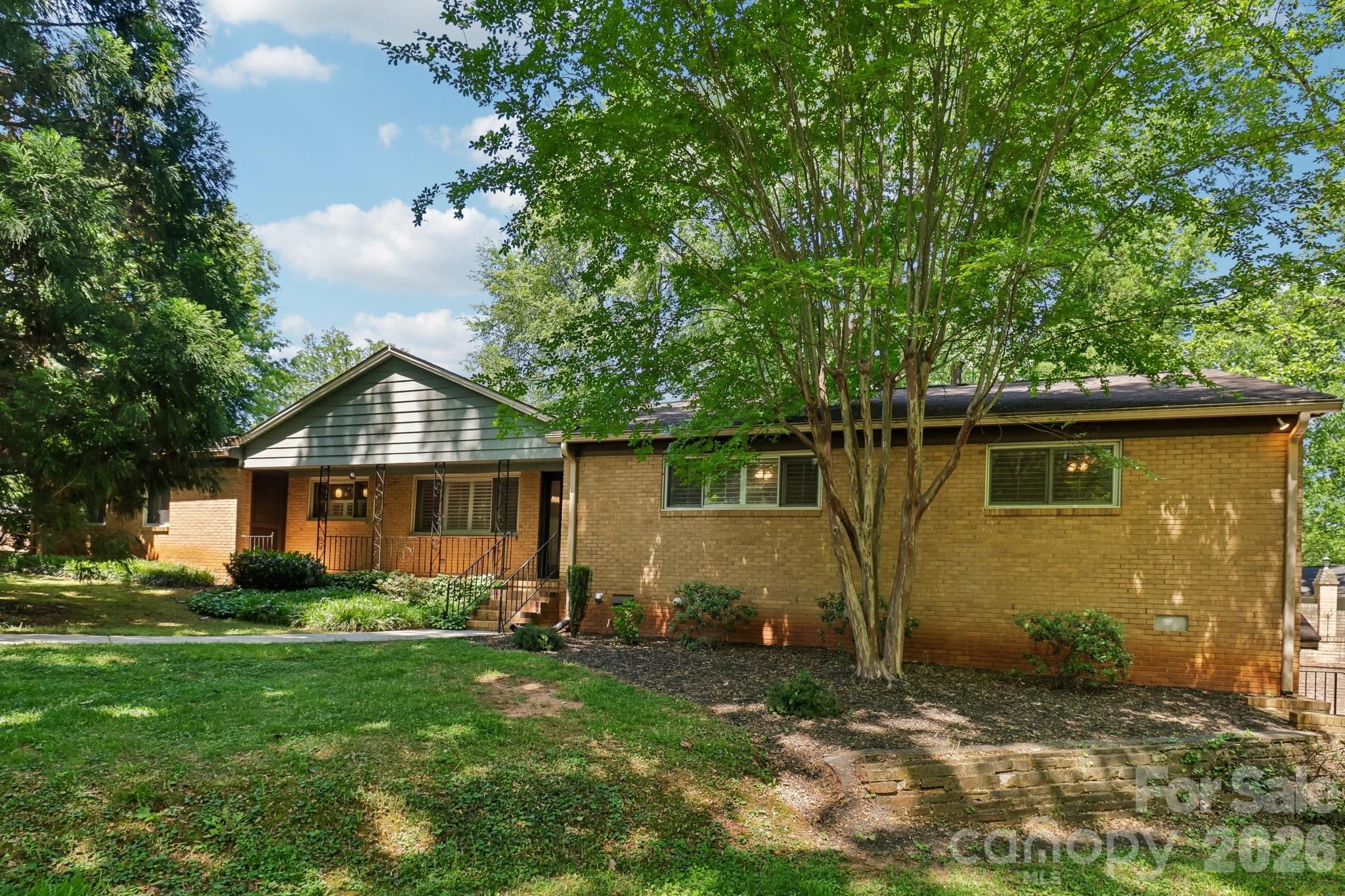 5351 Murrayhill Road Charlotte, NC 28210 - Photo 2 of 41 Gallery Image 2