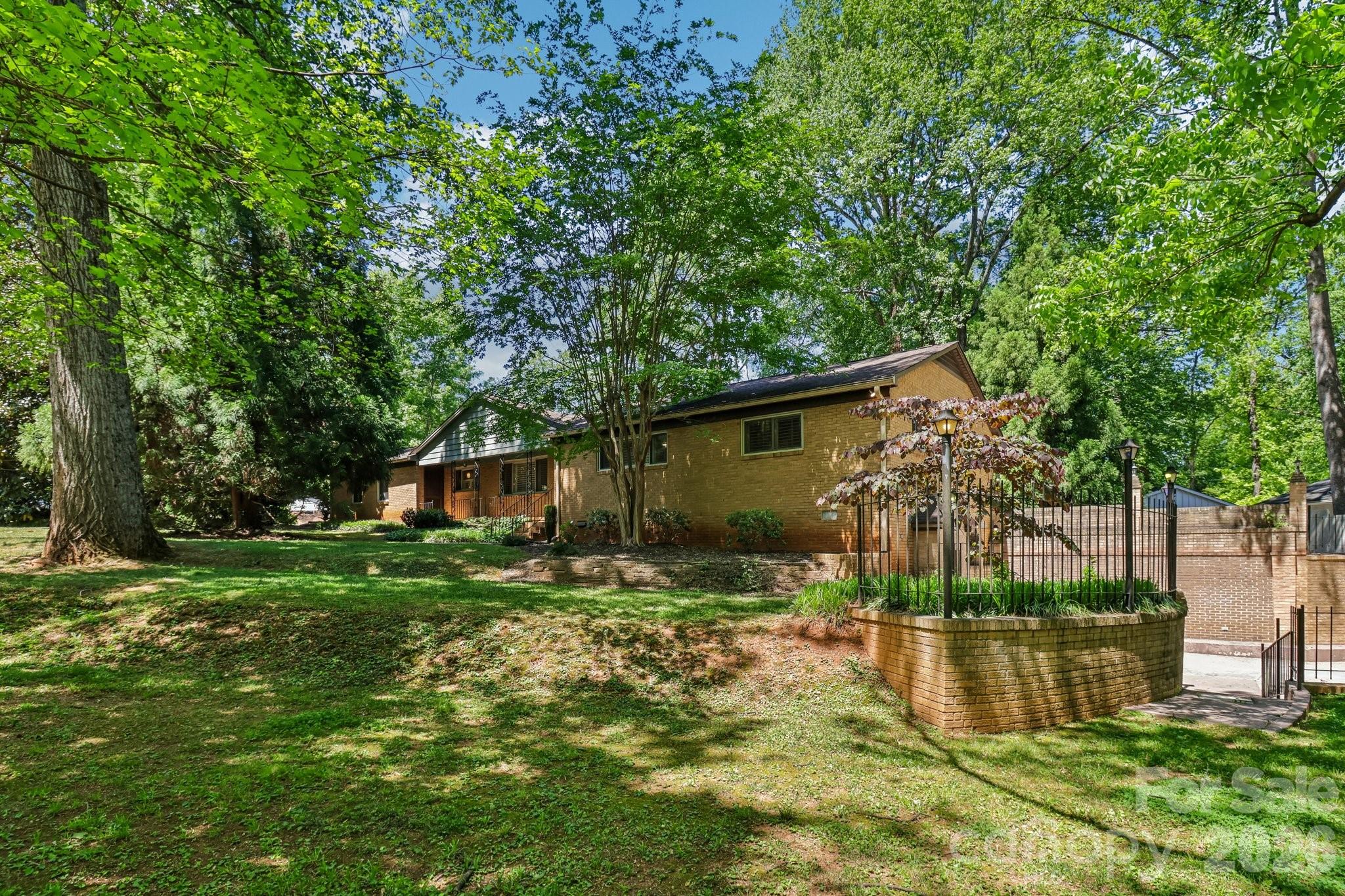 5351 Murrayhill Road Charlotte, NC 28210 - Photo 3 of 41 Gallery Image 3
