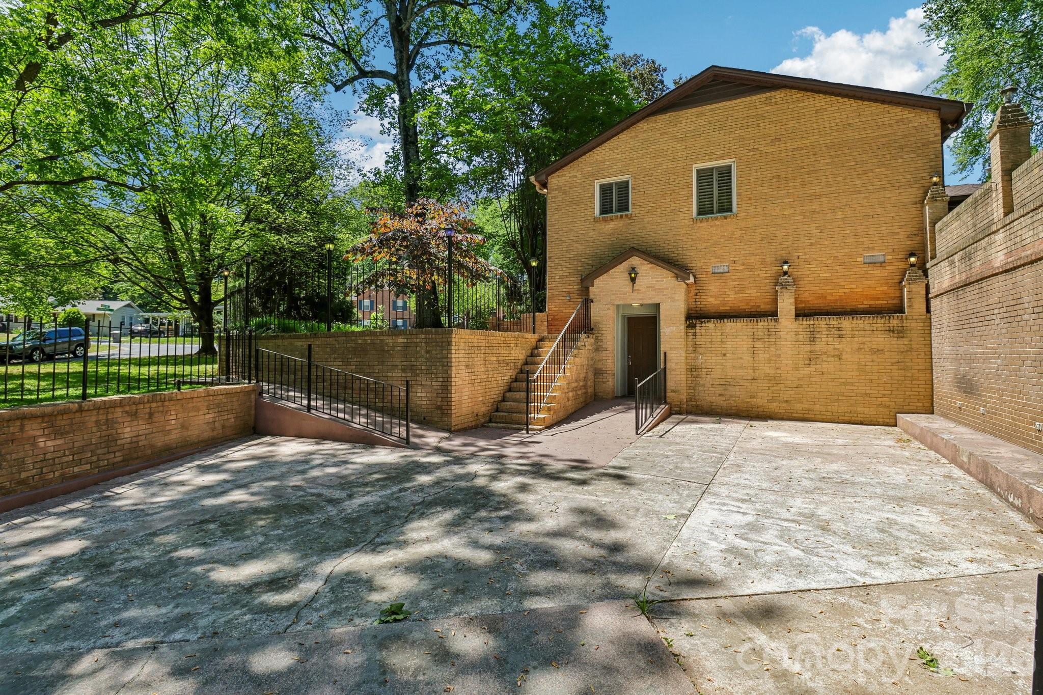 5351 Murrayhill Road Charlotte, NC 28210 - Photo 37 of 41 Gallery Image 37