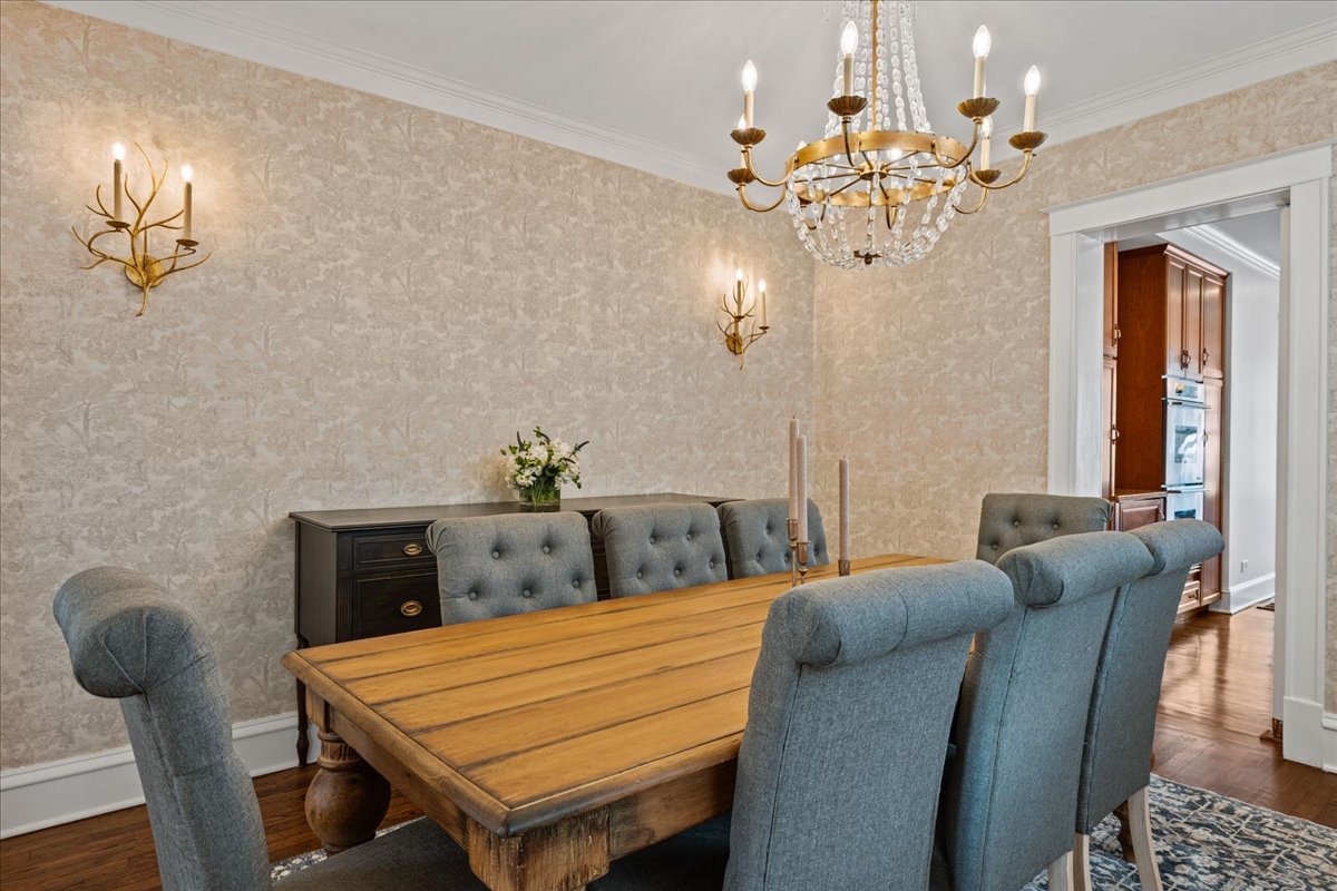 615 Abbotsford Road Kenilworth, IL 60043 - Photo 13 of 47 a room with chandelier furniture and windows
