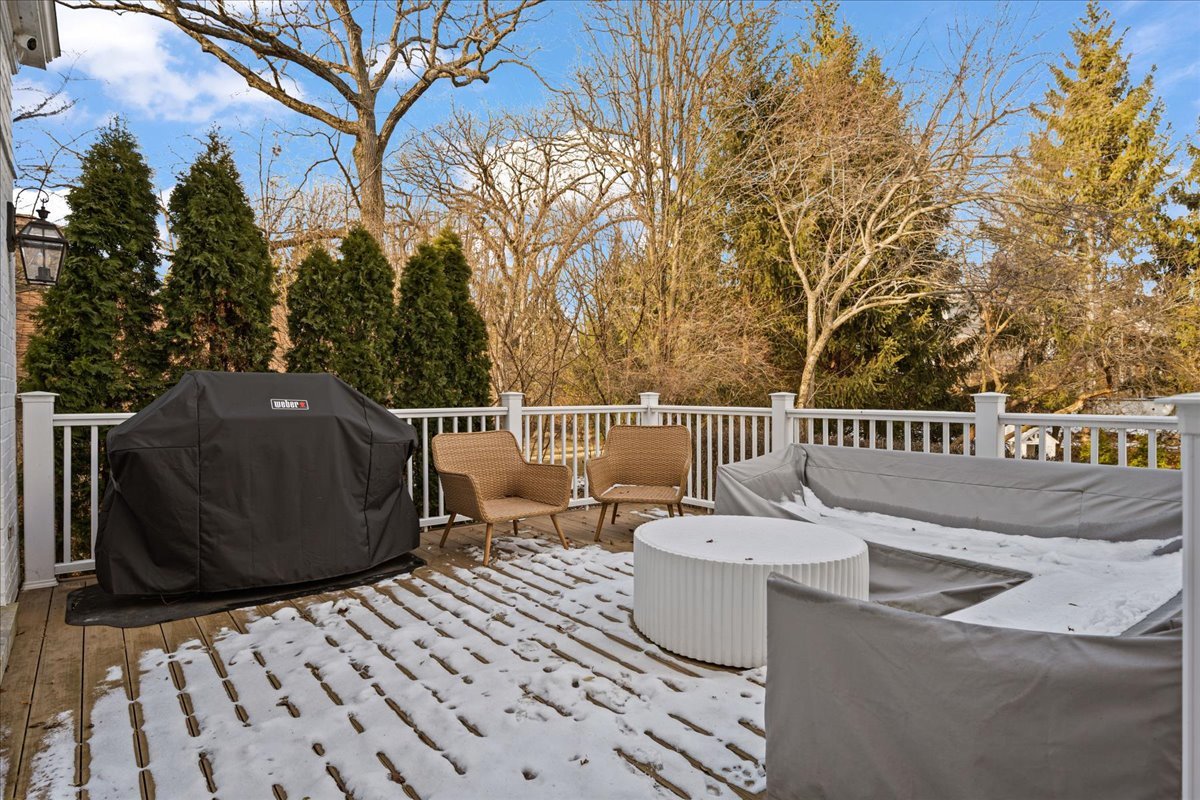 615 Abbotsford Road Kenilworth, IL 60043 - Photo 39 of 47 a view of a chair and table on the patio