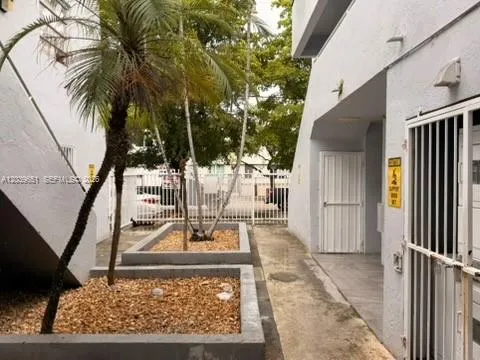 $1,850 | 2400 Northwest 22nd Court, Unit 3, Miami, FL 33142