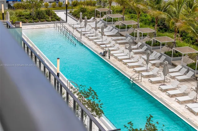 $9,900 | 580 72nd Street, Unit 910, Miami Beach, FL 33141