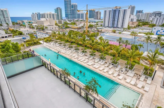 $9,900 | 580 72nd Street, Unit 910, Miami Beach, FL 33141