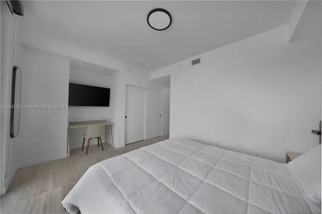 $9,900 | 580 72nd Street, Unit 910, Miami Beach, FL 33141