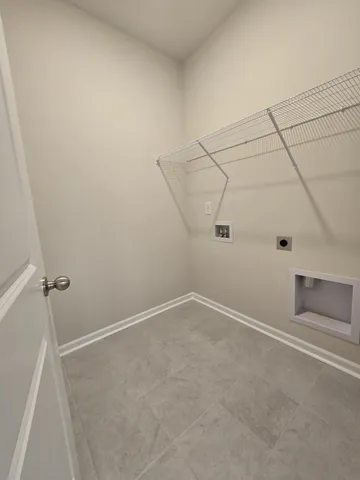 an empty room with an empty space