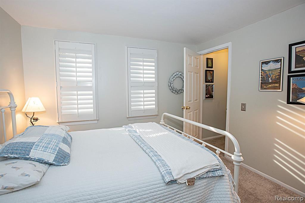 378 Willow Grove Lane Rochester Hills, MI 48307 - Photo 25 of 42
