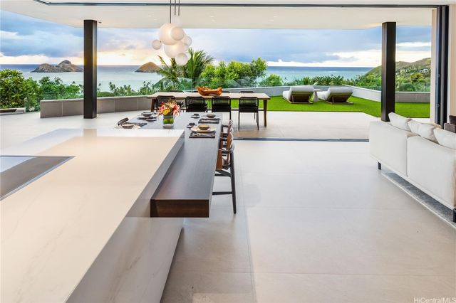 $10,400,000 | 380 Lama Place, Kailua, HI 96734