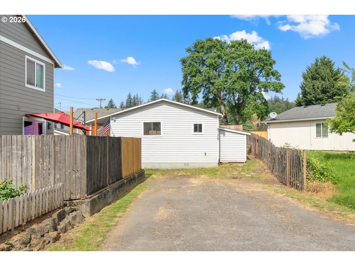 1070 Deer Island Road St. Helens, OR 97051 - Photo 5 of 34 a view of a backyard of the house