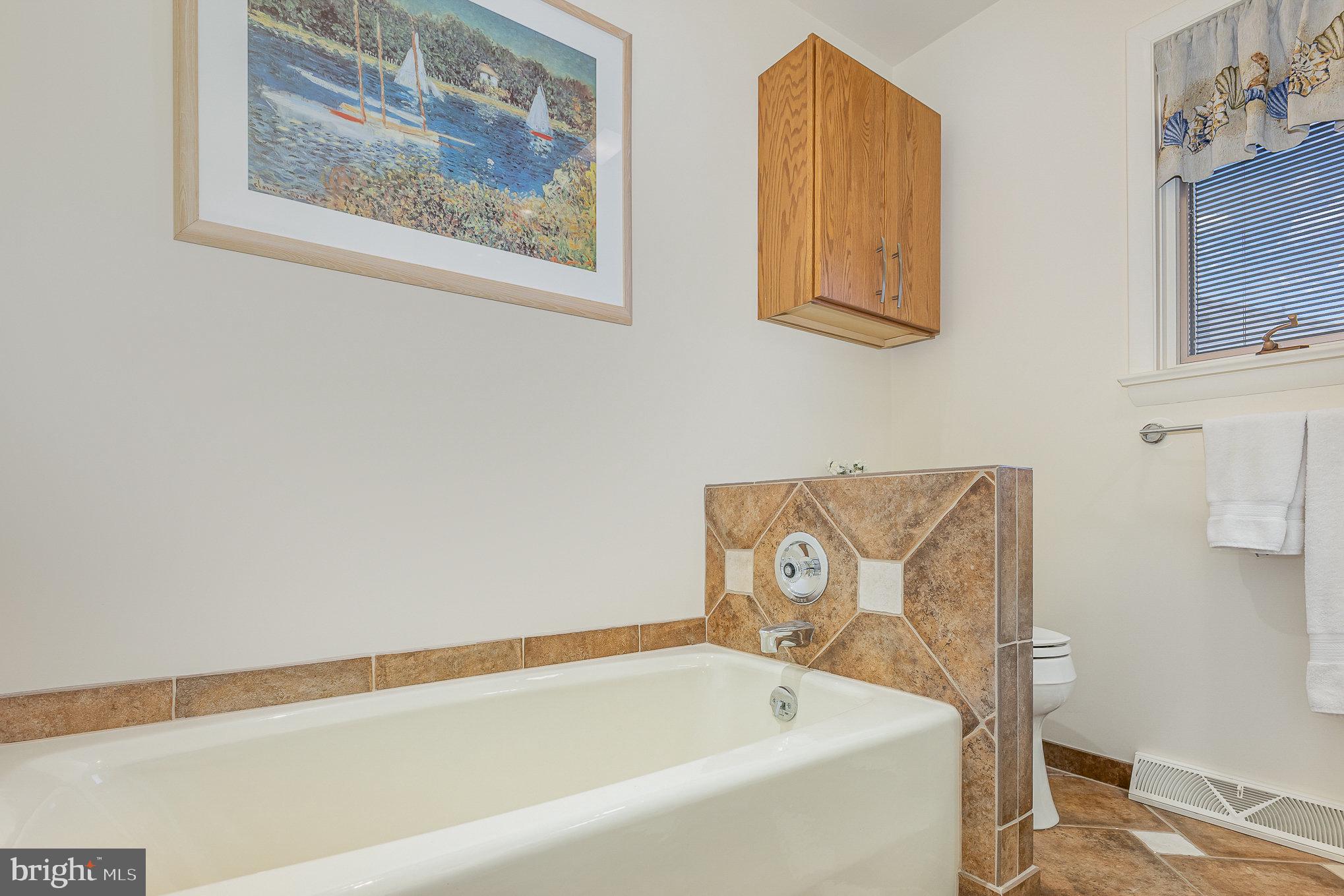 2445 Raleigh Drive Lancaster, PA 17601 - Photo 16 of 34 Gallery Image 16