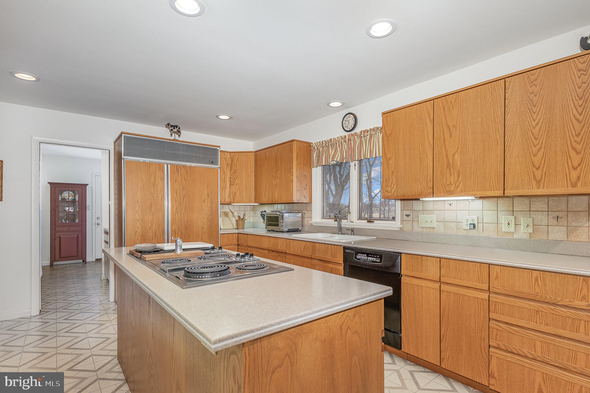 2445 Raleigh Drive Lancaster, PA 17601 - Photo 18 of 34 Gallery Image 18